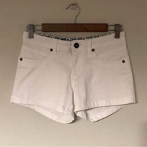 NWOT! Womens, White Suko Jeans, Denim Shorts. Size 2.